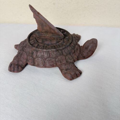 Antigua figura de jardín de tortugas reloj de sol tope de puerta con reloj de sol en la parte posterior - Imagen 5 de 13
