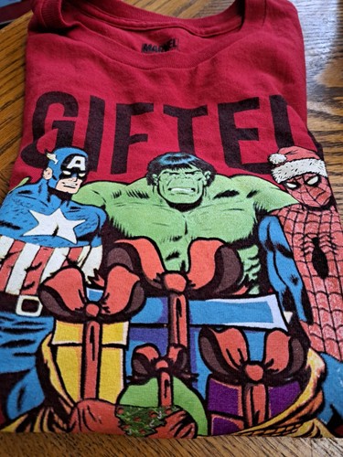 Youth Marvel Heros Christmas T Shirt Size Medium - Picture 8 of 8