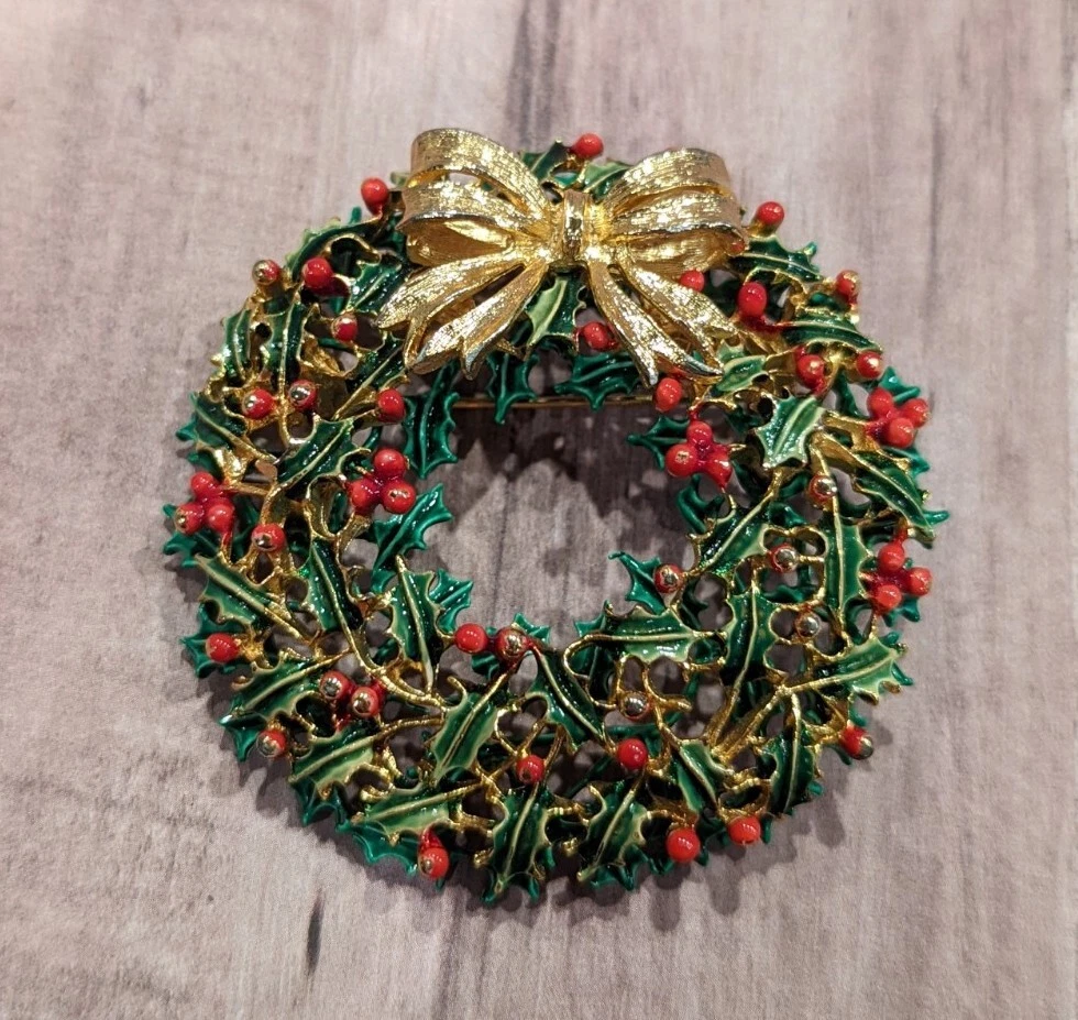 Christmas wreath brooch online