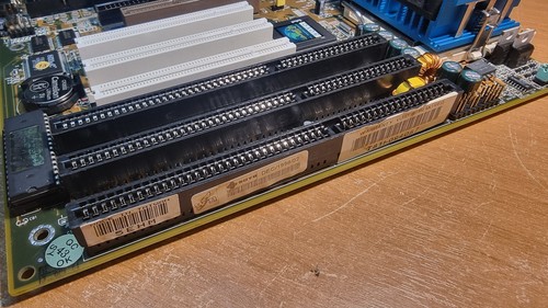 Soyo SY-5EHM + Pentium MMX 233 + 32MB RAM (1024 cache memory) - 第 6/11 張圖片