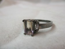 Vintage 925 Sterling Ring with pale purple baguette Amethyst