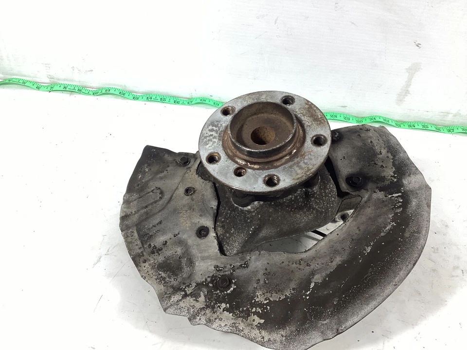 BMW 750I E65 2006-2008 nudillo de husillo delantero derecho con cojinete de rueda OEM. Foto 3 de 4