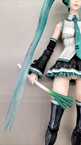 Play Arts Kai Hatsune Miku Designed by Tetsuya Square Enix Figure No Box Used - Picture 4 of 14