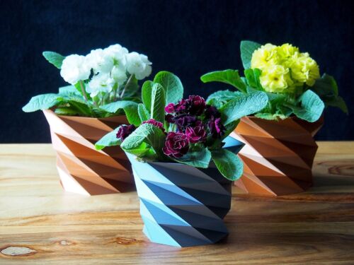 Beautiful set of 3 low poly plant pots / Geometric modern design / planter cover - Picture 9 of 9