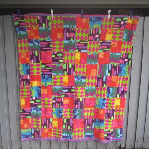 Vintage 90s comforter fleece retro 1960s Mod look patchwork colorful 66x58" - Picture 3 of 10