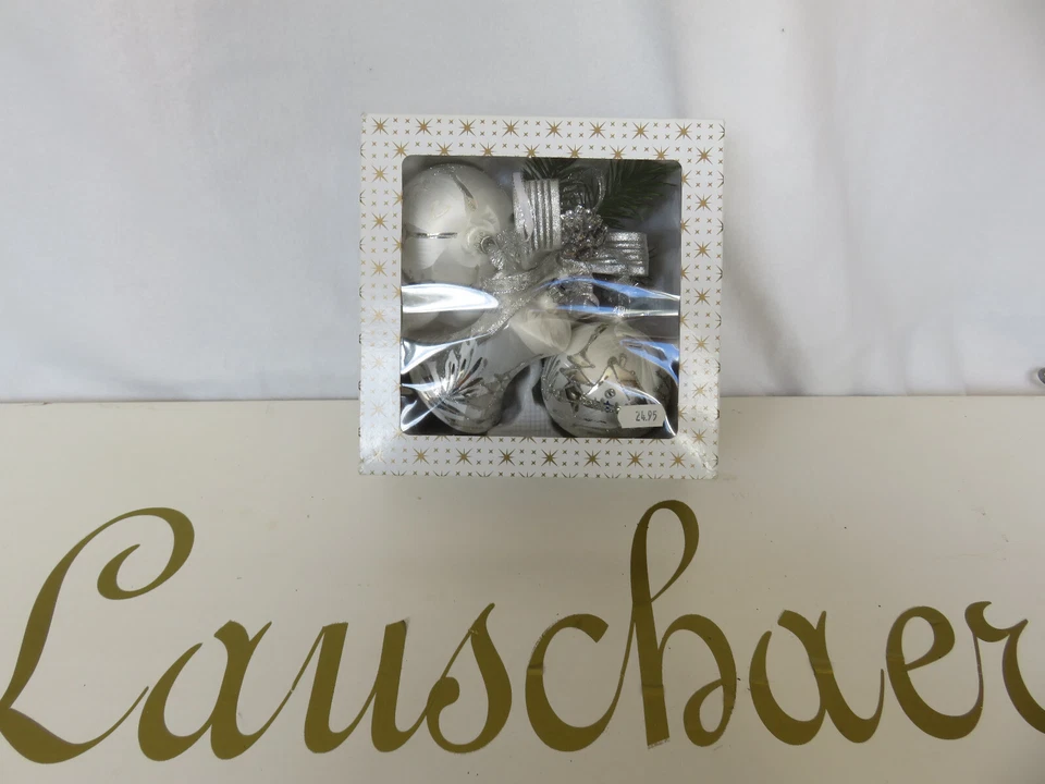 Lauschaer Weihnachtsgehänge echt 2 Kugeln, 1 Glocke Farbe eisweis silber
