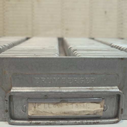 Brumberger 35mm Metal Slide Storage Case 150 Slides Yellowstone Kwik Klik Golde - Picture 2 of 9