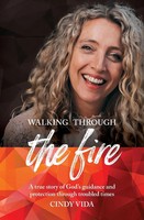 Cindy Vida | Walking Through The Fire | Taschenbuch | Englisch (2020)