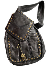 Lederrucksack Schwarz mit Nieten Schultertasche Rucksack