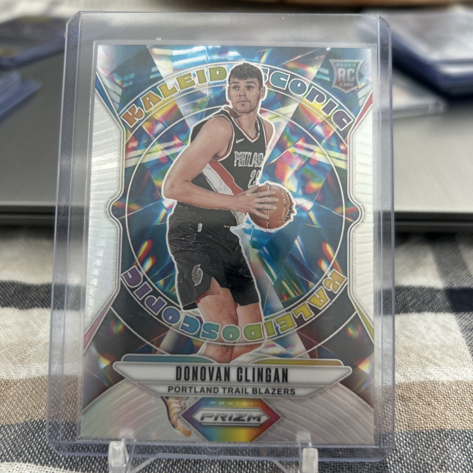 2024-25 Panini Prizm - Kaleidoscopic Donovan Clingan #18 Silver HOLO Prizm (RC)