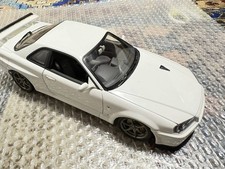 AUTOart 1:18 Nissan Skyline GT-R R34 V-Spec II White 77337 Collectible Miniature