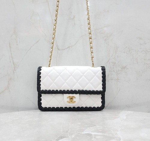 CHANEL Mini Chain Flap Bag Lamb Interior Chip 155526591 [P]