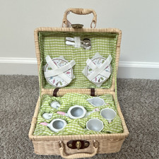 Wicker Picnic Basket Tea Set 12pc for 2 w/ Te...