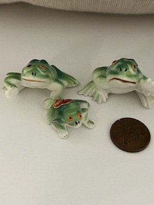 VINTAGE 50s LEFTON MINIATURE SET OF 3 FROGS BONE CHINA JAPAN FIGURINE FROG FAM
