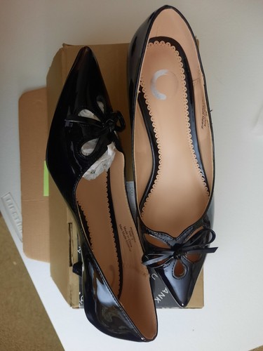 Brinley Co. Womens Cut-Out Bow Kitten Heel Pump Black, 7 Regular US heel 1.5in - Picture 4 of 4