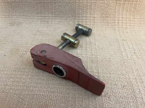 Yakima Bloqueo Bloqueo Mandíbula PIEZAS DE REPUESTO Montaje vertical para portabicicletas Raptor Aero - Imagen 4 de 15