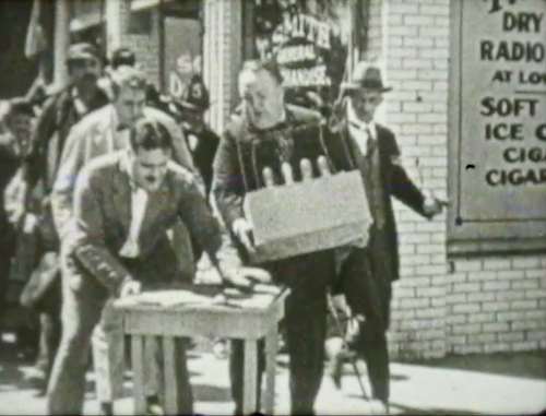 8mm Film - Blackhawk Films - A Wireless Lizzie (Silent Film, 1926) - Picture 11 of 15