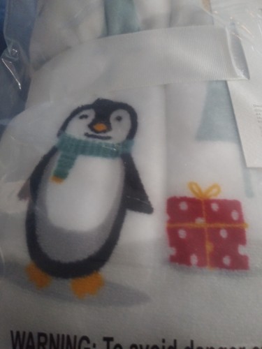 Berkshire Oversized Soft Throw-Winter Penguin-60" x 70"-NIP - 第 2/5 張圖片
