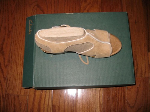 **New** Clarks Womens Liz Bistro Suede Wedge Sandles Shoes 5M Camel Suede - Picture 2 of 4