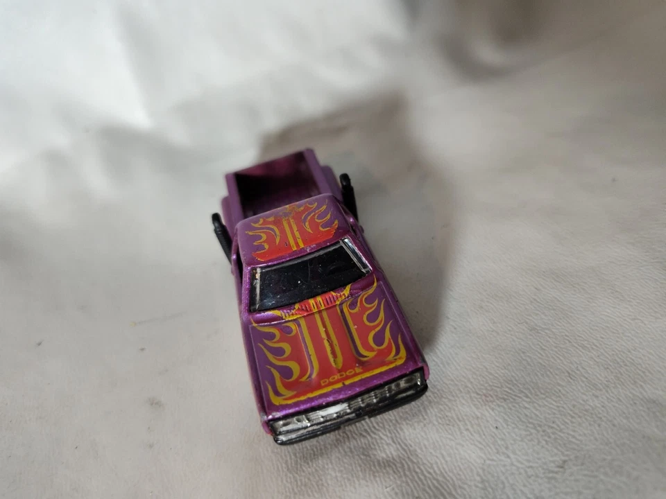 Camión Dodge Lil Red Express 1978 púrpura Hot Wheels Foto 4 de 4
