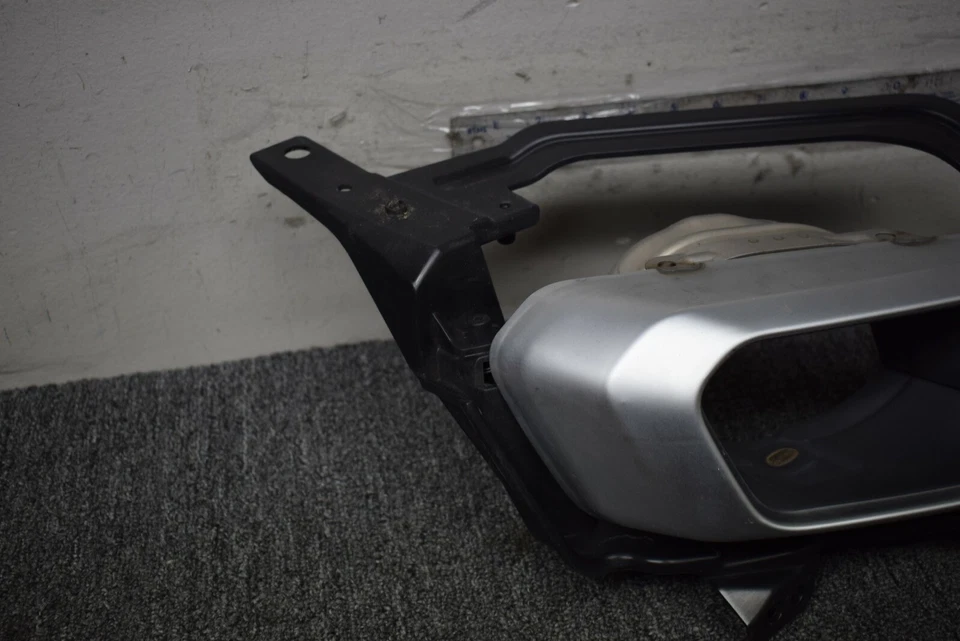 宝马 X5 后部出口尖支架右侧工厂原始设备制造商 — 第 2/4 张图片