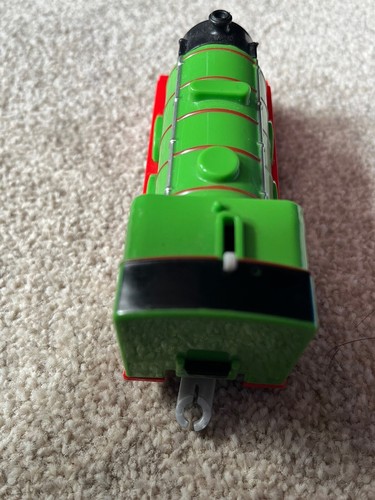 HENRY Thomas & Friends TrackMaster Train Motorized WORKING 2013 - Picture 5 of 6