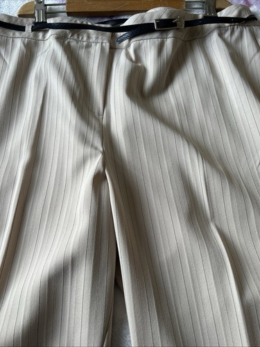2 Pairs Of Berkertex Large Ladies Summer Trousers Size 22. Sand Colour Short Leg - 第 2/19 張圖片