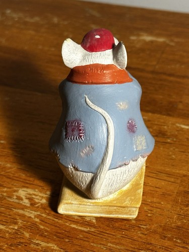 "Ratón de iglesia de cerámica vintage de 3"" de alto de pie en himnario 1979" - Imagen 4 de 7