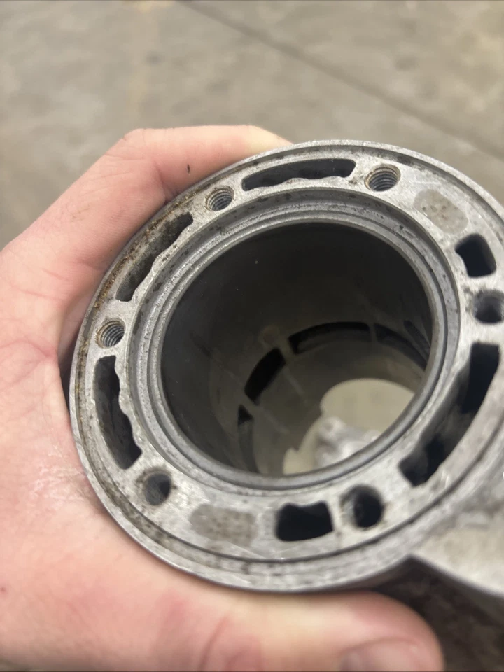 2011 Ktm 150sx 气缸和气缸盖,需要重新镀。 — 第 3/4 张图片