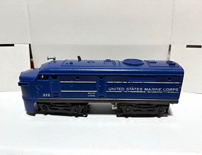 Lionel O Gauge USMC Lot: 212 Diesel Loco, Flat Cars & Caboose,