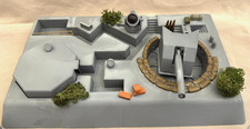 VINTAGE 1970 AIRFIX GUN EMPLACEMENT PAINTED WITH DEFENCES