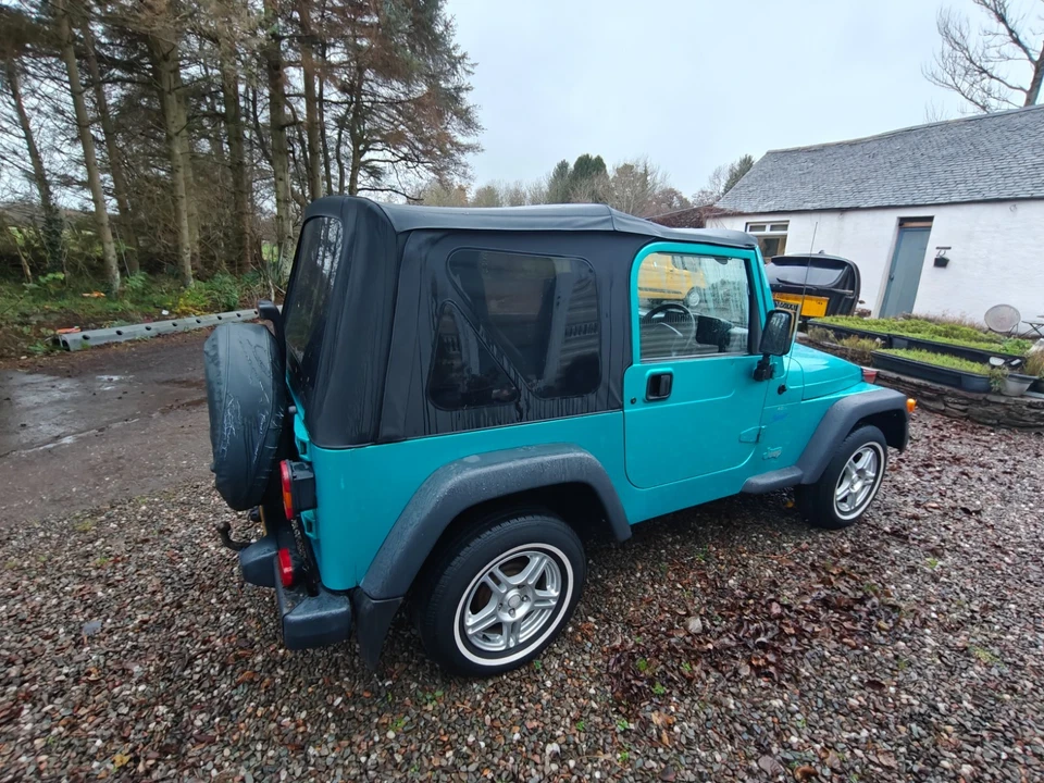 1997 Jeep Wrangler 4.0 Sport 2dr CONVERTIBLE PETROL Manual -LOW MILEAGE! - Image 2 of 4