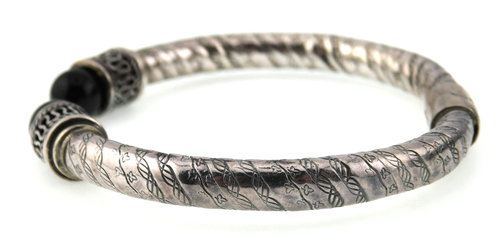 Brazalete con bisagras Boho de plata esterlina 925 con patrón de hoja y vid con extremo de bola de ónix - Imagen 3 de 13