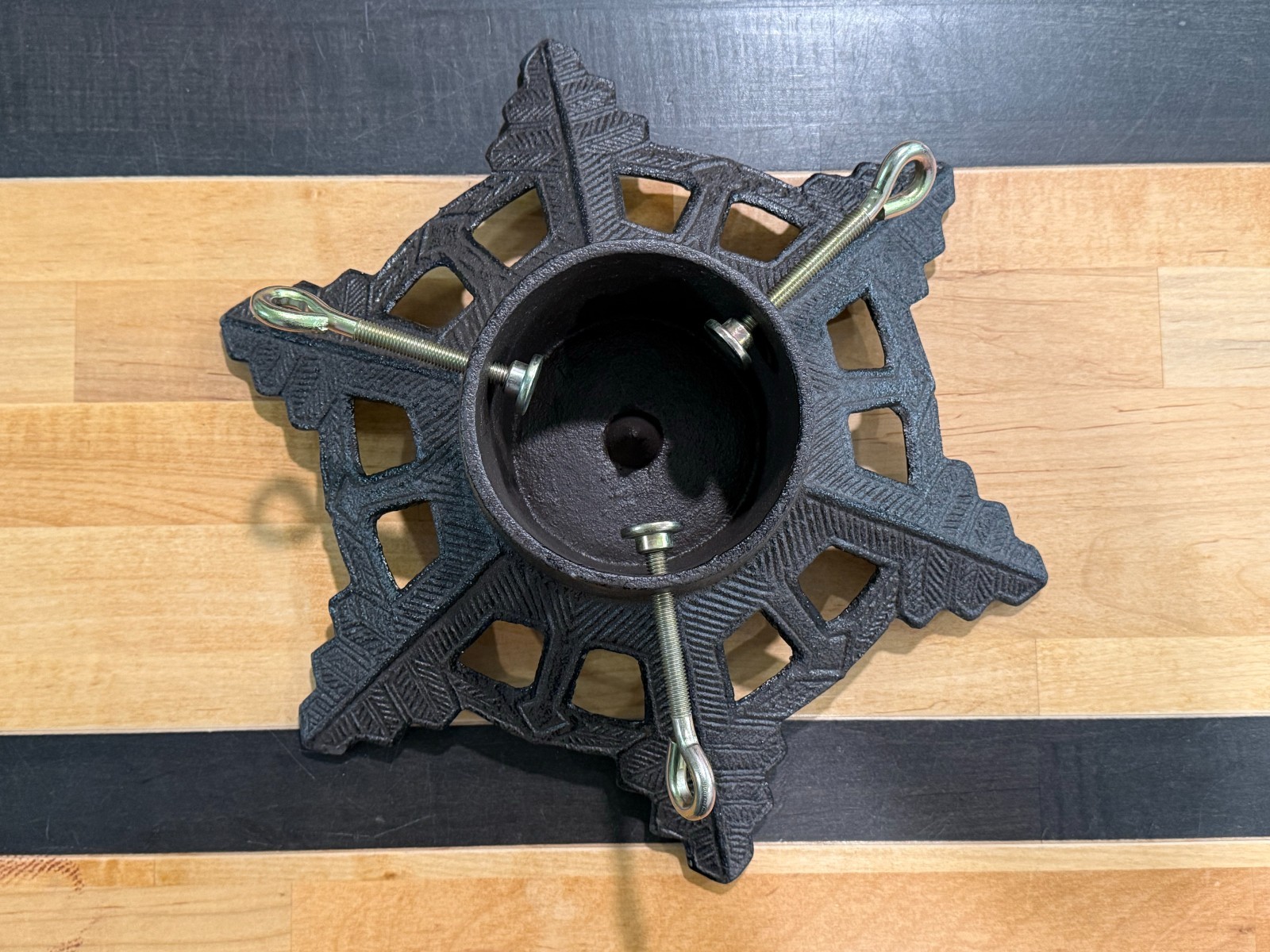 Sungmor Cast Iron Christmas Tree Stand Heavy Duty Home Decor Snowflake Tree Base