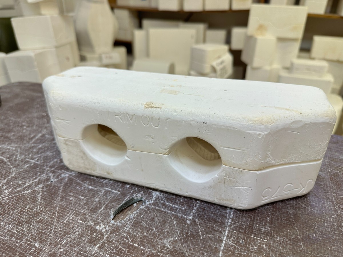 VINTAGE JAY-KAY CERAMIC MOLD #JK-573 RIGHT/LEFT SMALL VINTAGE JAY-KAY CERAMIC MOLD #JK-573 RIGHT/LEFT SMALL