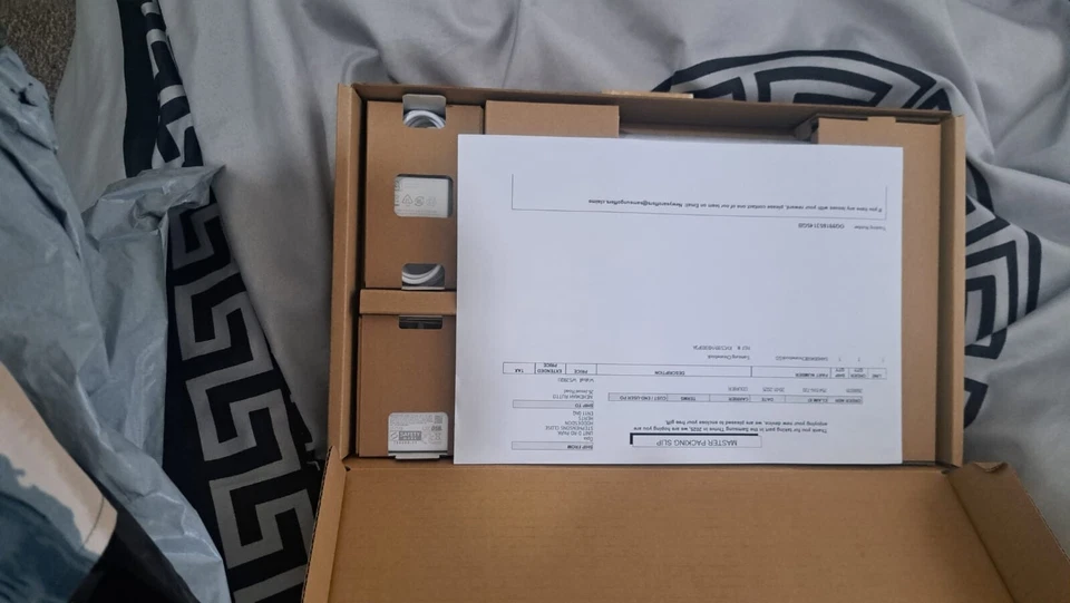 Samsung Galaxy Silver Chromebook Go 11.6 Laptop Intel Celeron, 4GB RAM, 64GB - Image 4 of 4