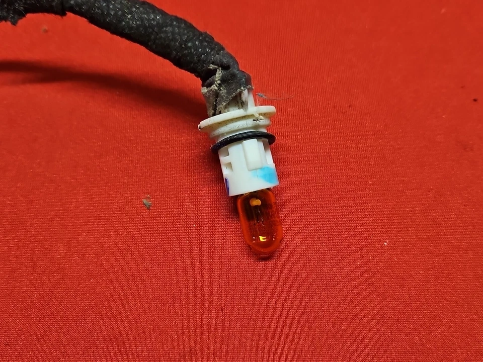 2018 - 2020 Buick Regal - Front Fender Turn Signal Marker Lamp - PIGTAIL - R/L - Image 4 of 4