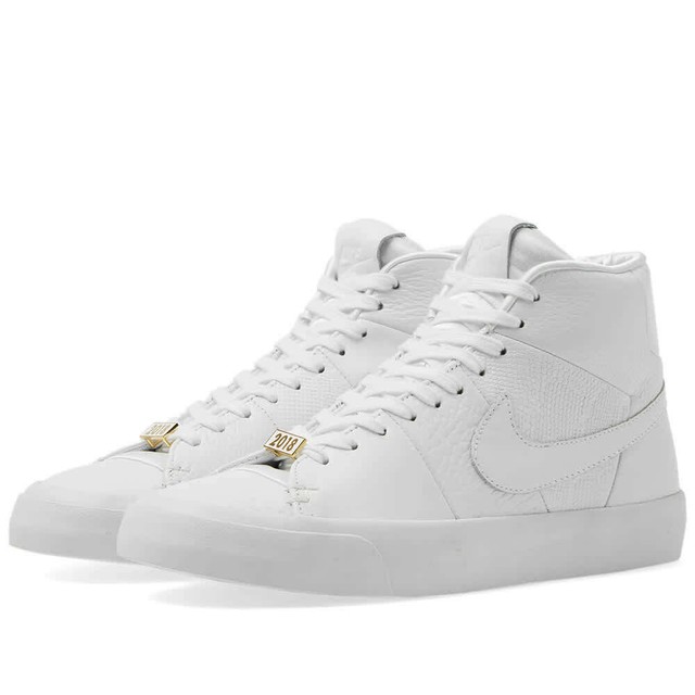 triple white nike blazer