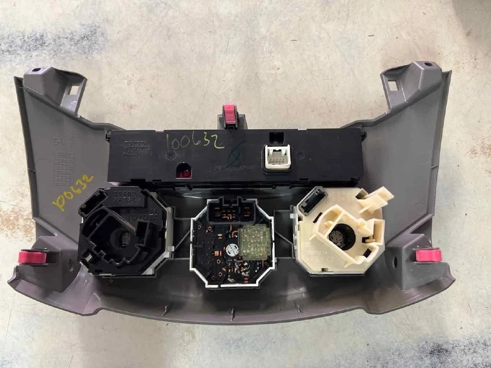 Conjunto de control de temperatura de calefacción de aire acondicionado Toyota RAV4 2006-2010 FABRICANTE DE EQUIPOS ORIGINALES Foto 2 de 2