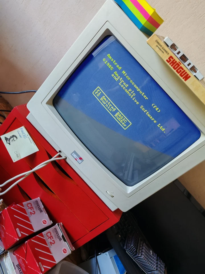 Amstrad Cpc 6128 plus clavier AZERTY 100 % Fonctionnel sans écran, disc 6128 + 7