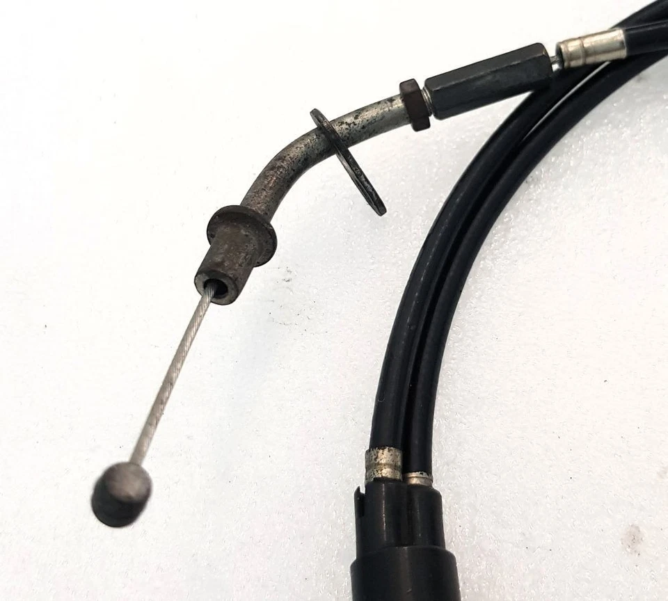 SUZUKI GP 100 GP 125 GP100 GP125 THROTTLE CABLE ASSY Foto 3 de 4