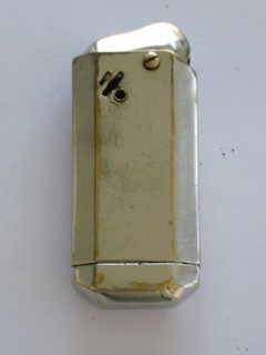 ANCIEN BRIQUET À ESSENCE KW . KARL WEIDEN