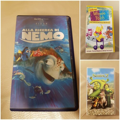 3 cassette VHS: Alla ricerca di Nemo, Shrek 2, Winnie the Pooh - Foto 1 di 9