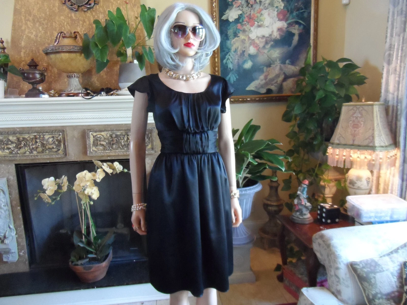 Abito charme nero Moschino economico e chic 100% seta taglia USA 8