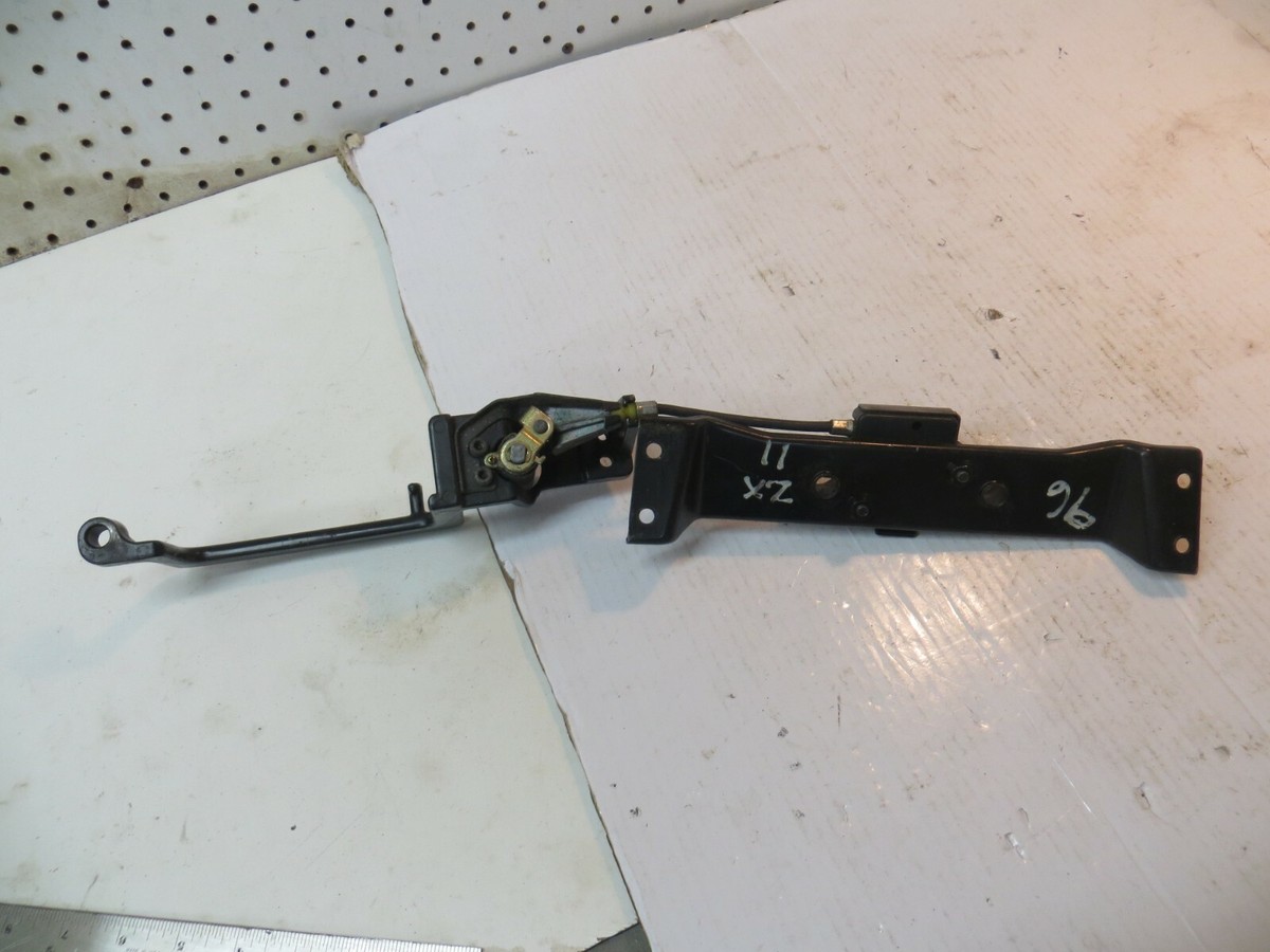 1996 Kawasaki ZX11 seat latch w/ mount brkt & grab handle | eBay