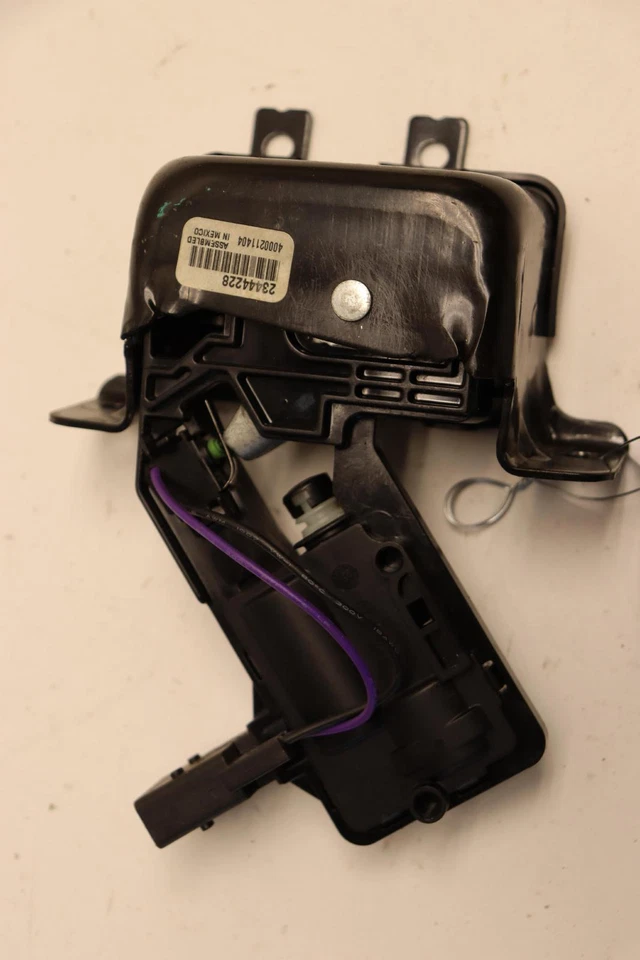 Actuador de cierre de tapa de maletero puerta levadiza trasera Chevy Tahoe 2015-2020 OEM Foto 4 de 4