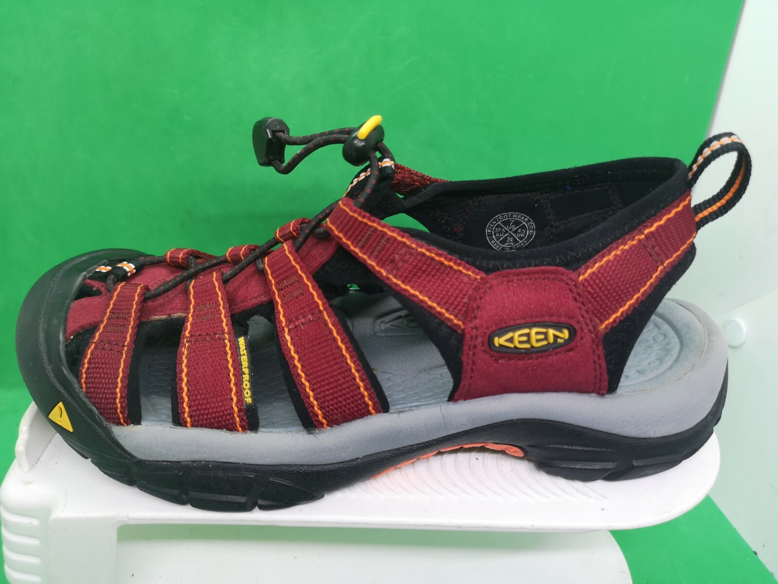 Keen scarpa donna Newport taglia 7 M rosso sandalo sportivo sportivo sportivo