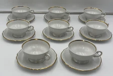 Hutschenreuther Bavaria Germany Arzberg 8 Cups & 8 Saucers Gold Trim