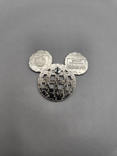Spilla da collezione Epcot World Showcase testa e orecchie di Topolino reticolo Canada Disney - Foto 2 di 4