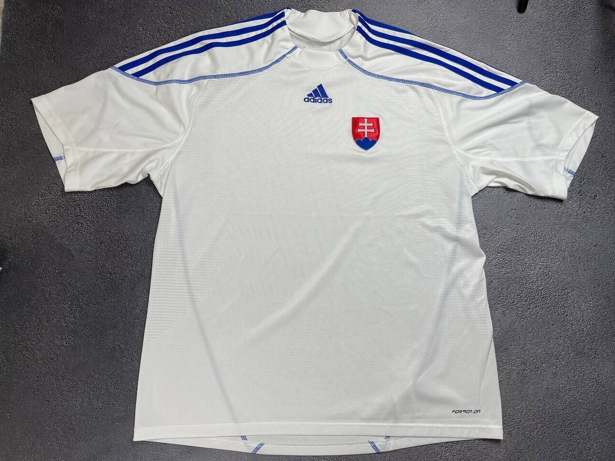 Slovakia Home 2010/2012 Adidas Formotion Player issue football